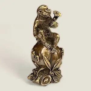 Tượng Khỉ Ngồi Đào - Hầu Đắc Thọ