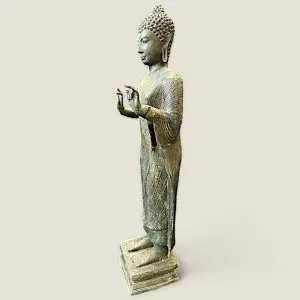 Tượng Phật Thích Ca ban phước Nam Tông