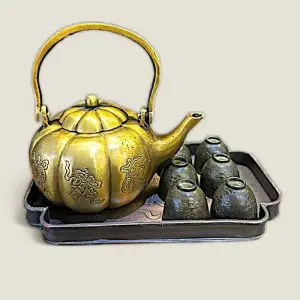 Ấm tích quả bí hoa văn bát cát tường